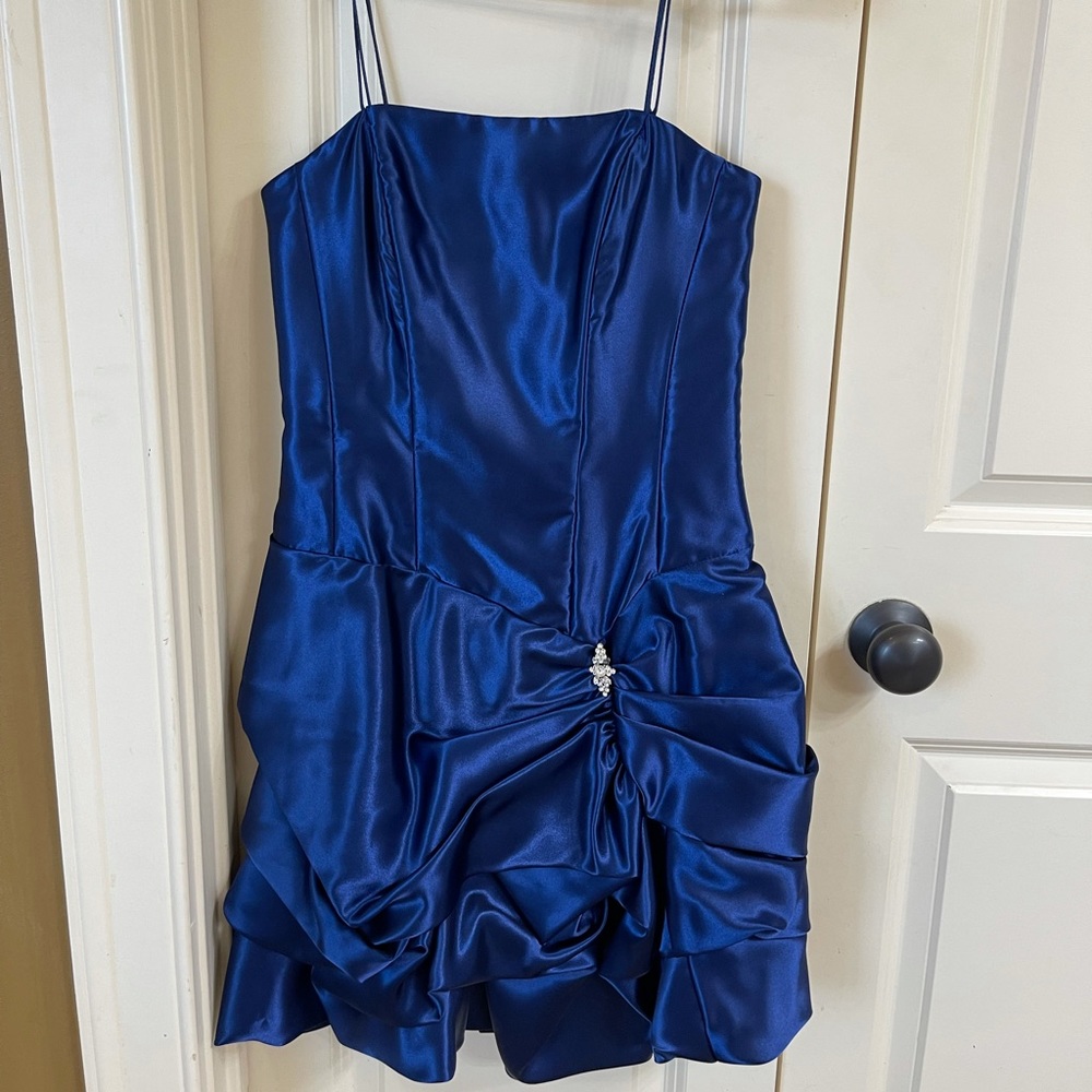 Perfect for Cotillion/school semi-formal events